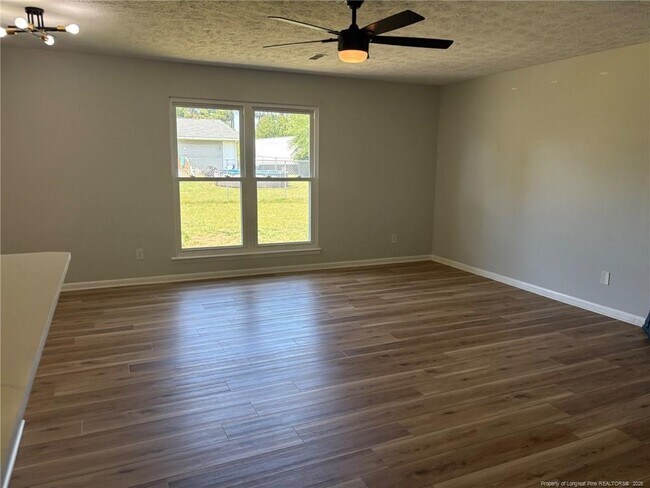Foto del edificio - 7212 Reedy Creek Dr