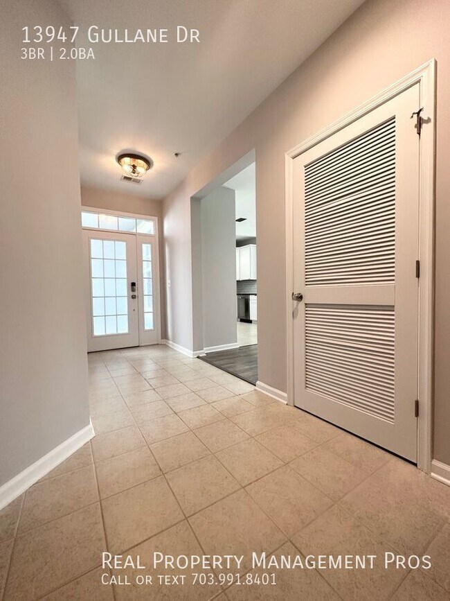 Foto del edificio - 3 Bedroom Smart Home with Car Charger!