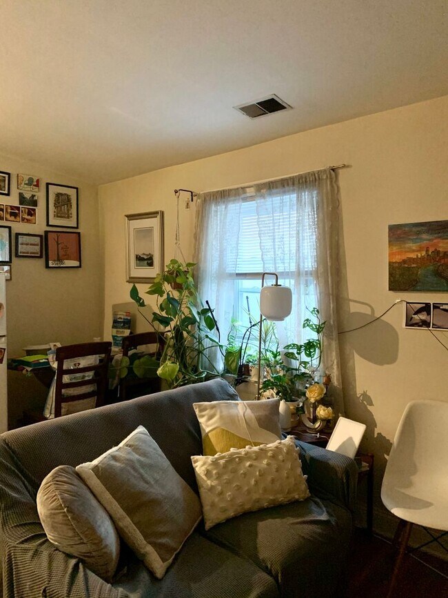 Foto del edificio - 629 Catharine St