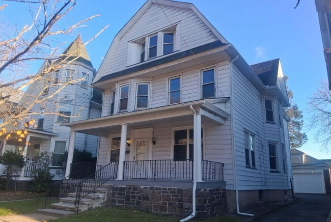 Building Photo - 251 N Main St