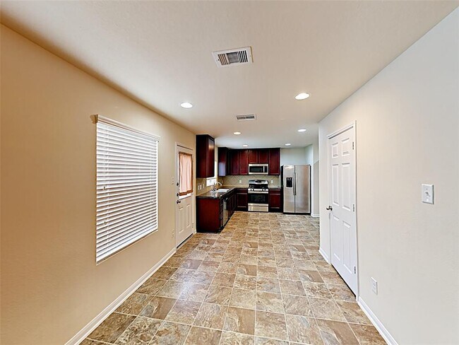 Building Photo - 9945 Swallow Dr