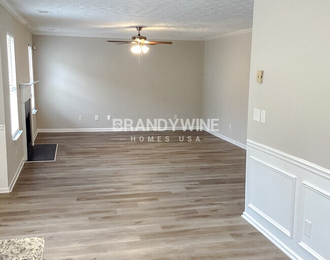 Foto del edificio - 2025 Newton Estates Dr