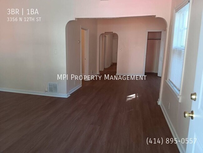 Foto del edificio - 3365 N 12th Street 3 Bedroom Lower