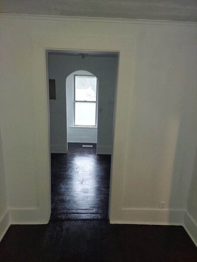 Building Photo - 840 Poston Ave