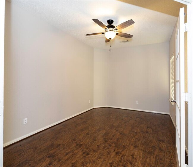 Building Photo - 29723 Legends Green Dr