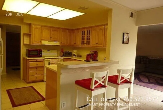 Building Photo - 4458 Via Realzar