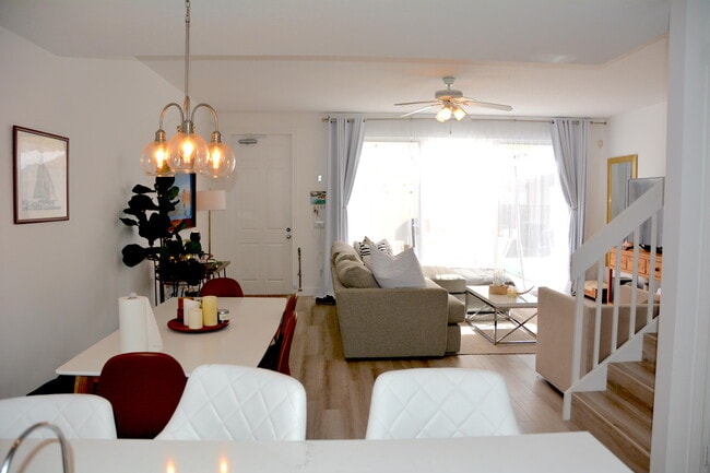 Building Photo - 140 Soriano Dr