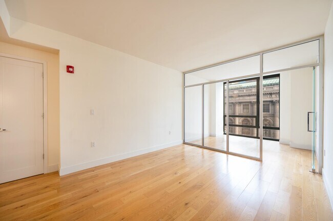 Building Photo - 253 Washington St