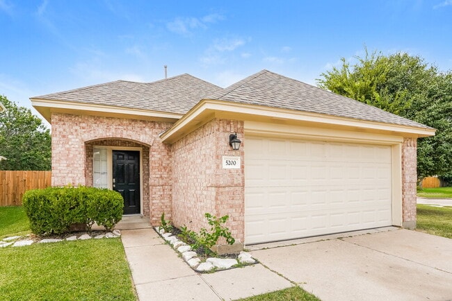 Building Photo - 5200 Rockwood Dr