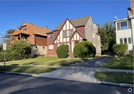 Building Photo - 1487 Sherbrook Rd