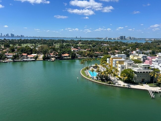 Building Photo - 5900 Collins Ave