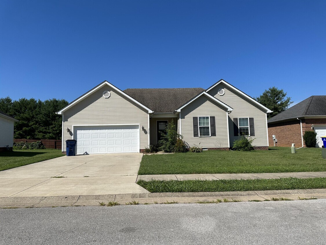 2760 Pointe Ct, Bowling Green, KY 42104 House Rental in Bowling Green