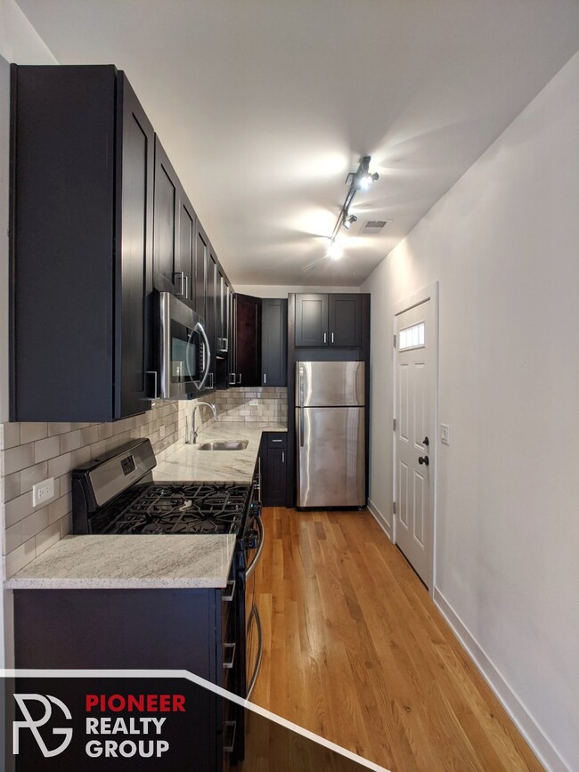 Building Photo - 2203 W Eastwood Ave