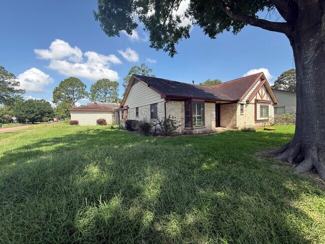 Foto del edificio - 7718 Lacy Hill Dr