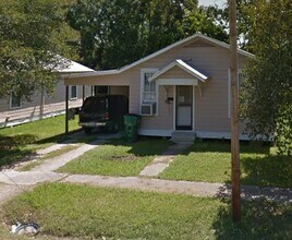 Building Photo - 703 6th St