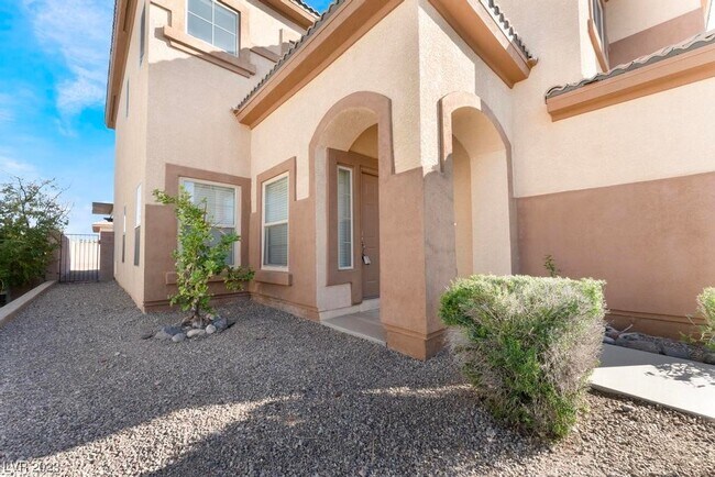 Building Photo - 170 Rolling Fields Ct