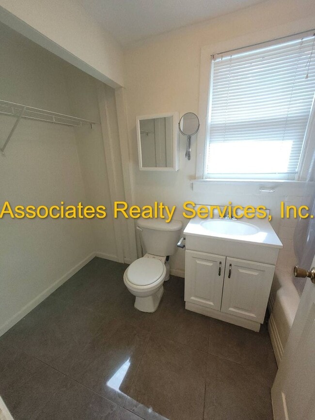 Building Photo - Bevis- Gainesville Heights - 995