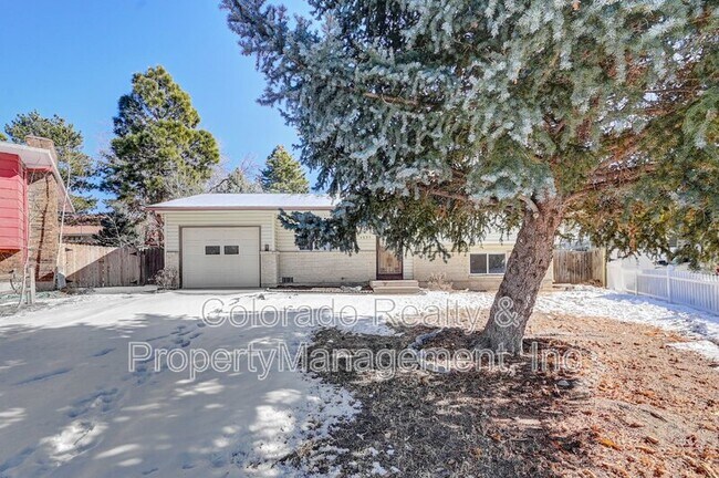Building Photo - 4935 Montebello Dr