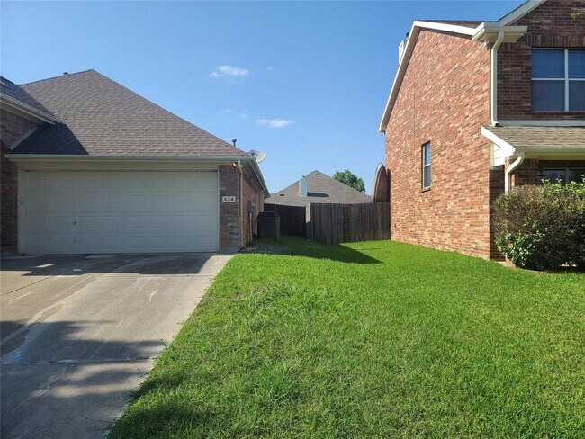 Building Photo - 624 Creek Point Dr
