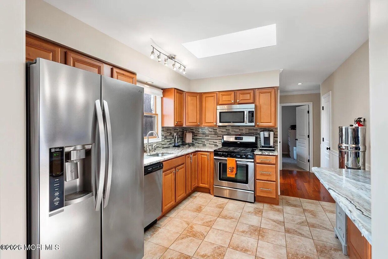 Building Photo - 1435 Flintoft Ave