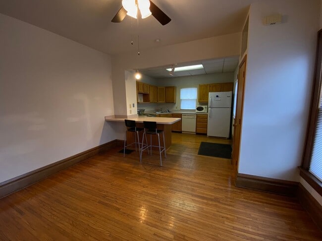 Foto del edificio - Indianola Ave 2777-2779 LAMT