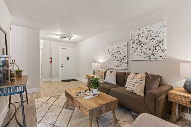 Foto principal - 10816 E 3rd Ave