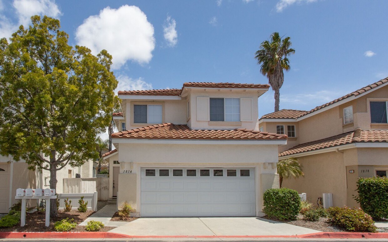 Foto principal - Spacious Home within the Legends Community...