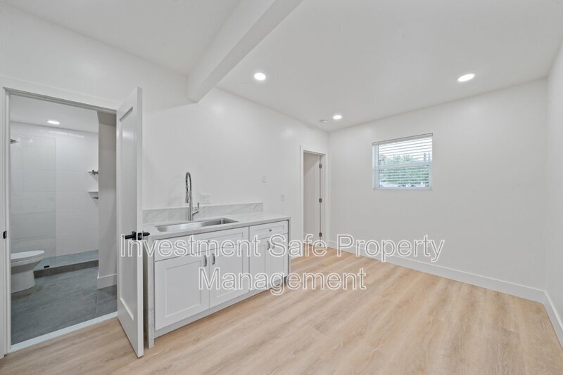 Foto principal - 6842 Estrella Ave