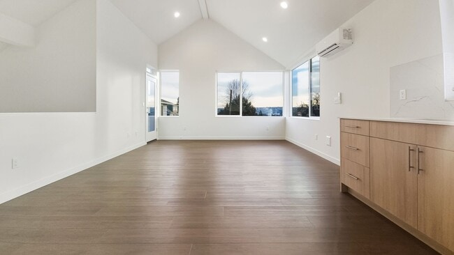 Building Photo - Brand New 3BR Home with Territorial Views