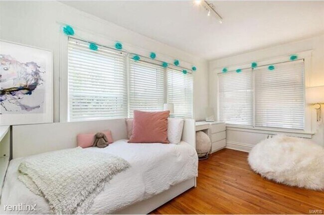 Building Photo - 3 br, 1 bath Condo - 6328 Northwood Ave 2n...