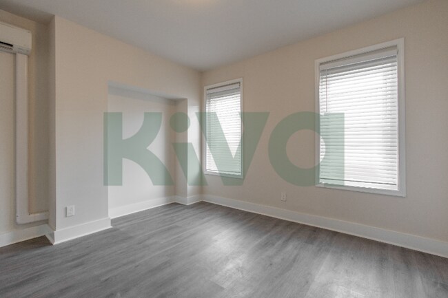 Foto del edificio - 3242 N Randolph St