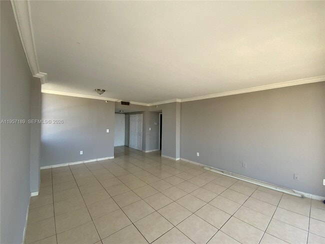 Building Photo - 1470 NE 123rd St