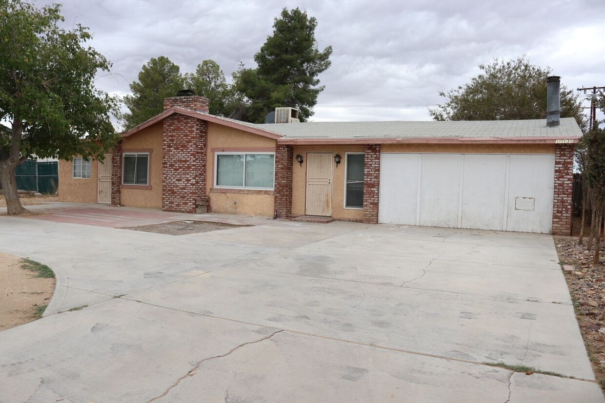 Primary Photo - House for rent