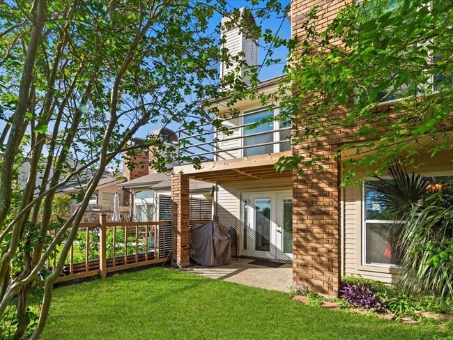 Building Photo - 15932 Seahorse Dr