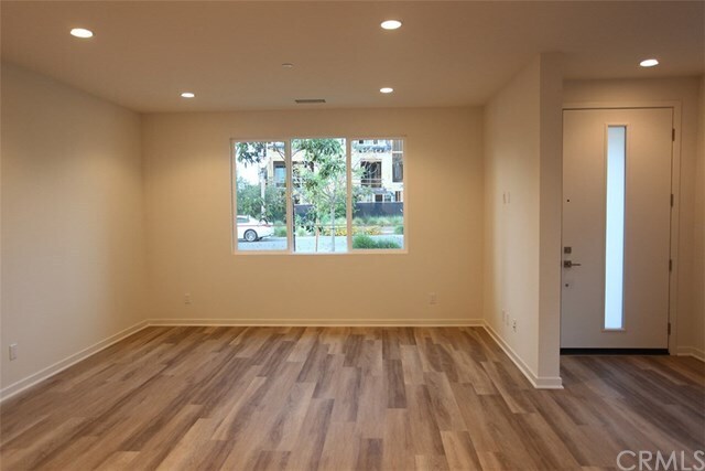 Building Photo - 340 Magnet