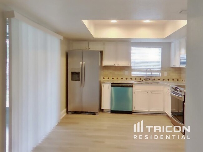 Foto del edificio - 4905 Traskwood Ct