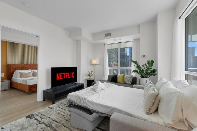 Building Photo - 300 Front St W