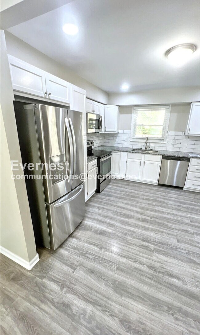 Building Photo - 7408 NW 78th St