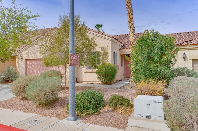 Building Photo - CHARMING 3BEDROOM SINGLE STORY 89012