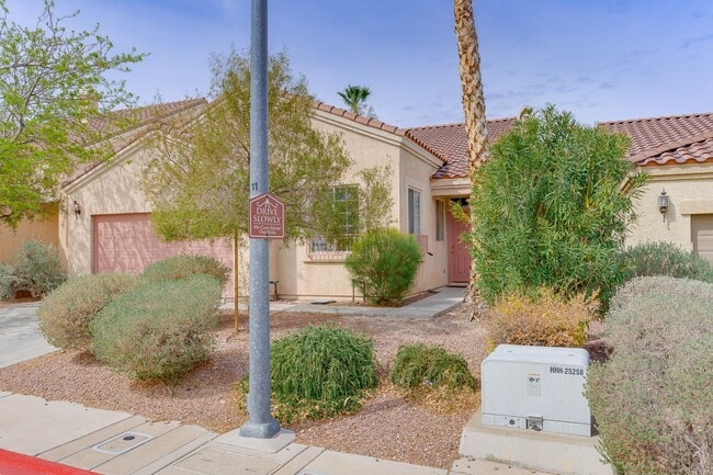 Foto del edificio - CHARMING 3BEDROOM SINGLE STORY 89012