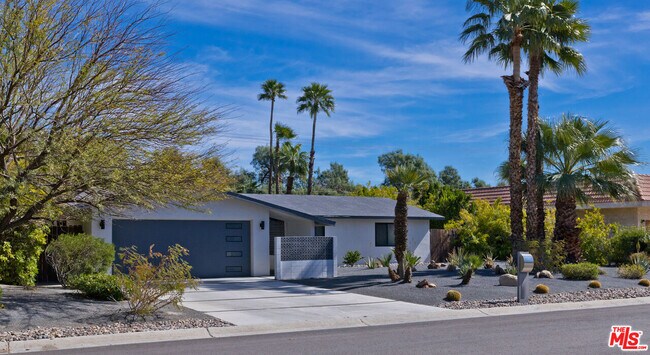 Building Photo - 2660 N Farrell Dr