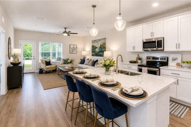 Building Photo - Arena Villas at Blue Angel