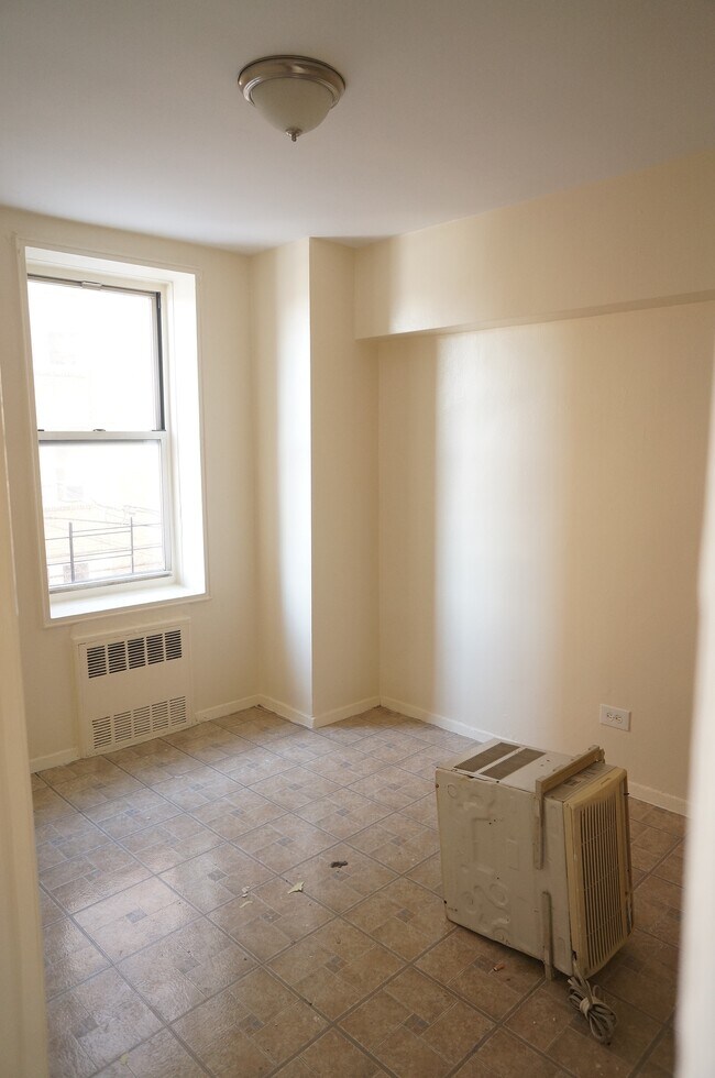 Foto del edificio - 350 Lenox Rd