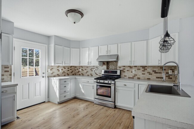 Foto del edificio - 2056 Calhoun Ct