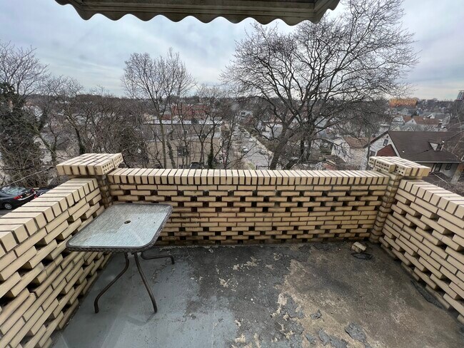 Building Photo - 1 French Ter