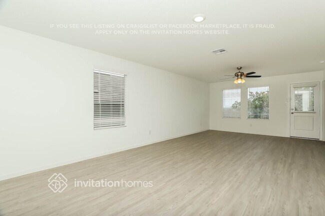 Building Photo - 3209 Roslyn Grist