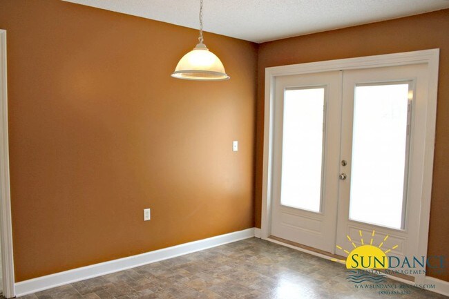 Building Photo - 4700 Bobolink Way