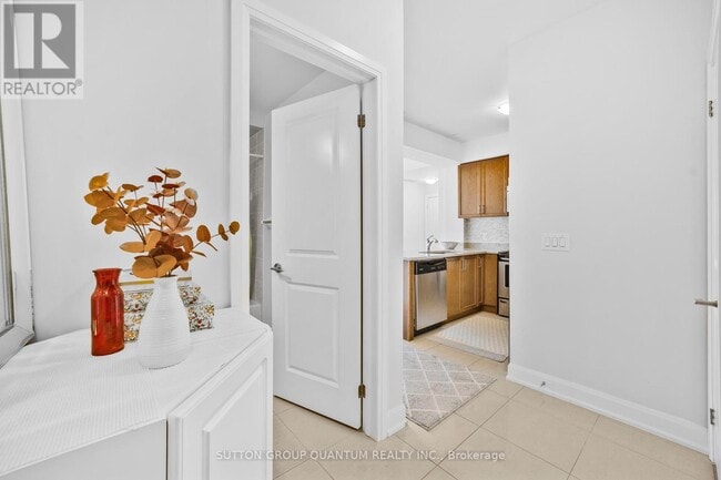 Building Photo - 275-275 Roxton Rd