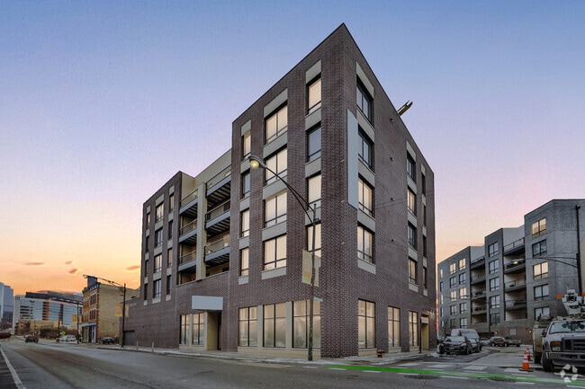 Building Photo - 680 N Milwaukee Ave