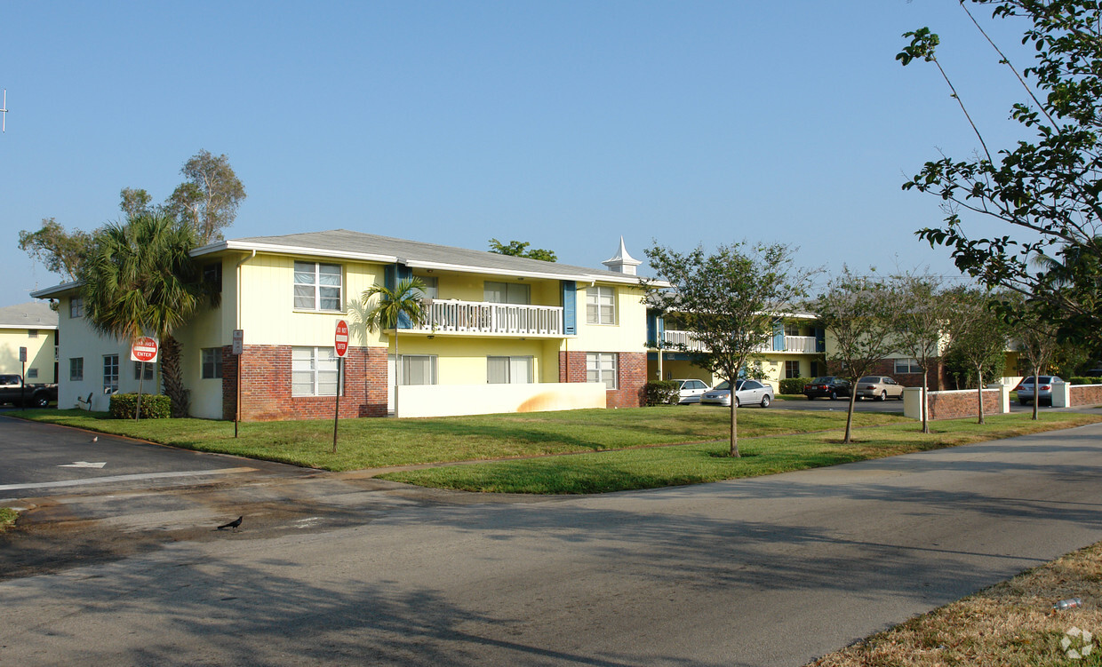 Foto principal - Kings Pointe Apartments